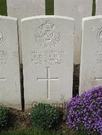 Bailleul Communal Cemetery Extension (Nord) - Jones, W E B