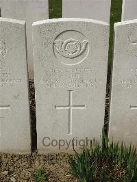 Bailleul Communal Cemetery Extension (Nord) - Joy, W