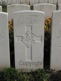 Bailleul Communal Cemetery Extension (Nord) - Joyce, J