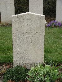 Bailleul Communal Cemetery Extension (Nord) - Karwath, Max