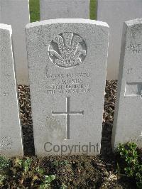 Bailleul Communal Cemetery Extension (Nord) - Keating, J