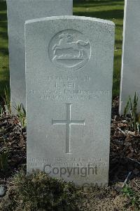 Bailleul Communal Cemetery Extension (Nord) - Kelly, James