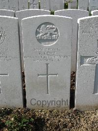 Bailleul Communal Cemetery Extension (Nord) - Kemp, F