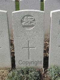 Bailleul Communal Cemetery Extension (Nord) - King, H