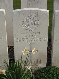 Bailleul Communal Cemetery Extension (Nord) - King, S