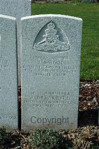 Bailleul Communal Cemetery Extension (Nord) - Knight, James