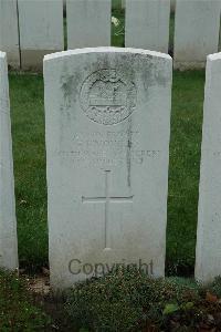 Bailleul Communal Cemetery Extension (Nord) - Knowles, F