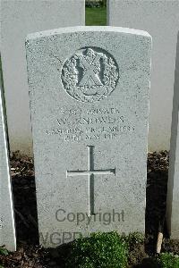 Bailleul Communal Cemetery Extension (Nord) - Knowles, W