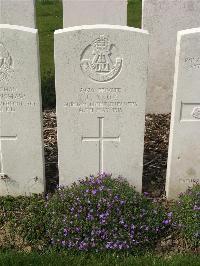 Bailleul Communal Cemetery Extension (Nord) - Knox, J
