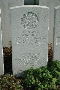 Bailleul Communal Cemetery Extension (Nord) - Lamb, William