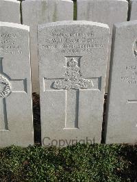 Bailleul Communal Cemetery Extension (Nord) - Lambert, W J