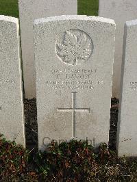 Bailleul Communal Cemetery Extension (Nord) - Lavoie, E