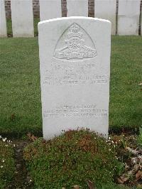 Bailleul Communal Cemetery Extension (Nord) - Law, J