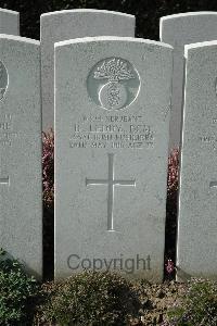 Bailleul Communal Cemetery Extension (Nord) - Leddy, B