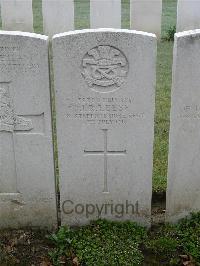 Bailleul Communal Cemetery Extension (Nord) - Leese, J R