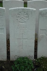 Bailleul Communal Cemetery Extension (Nord) - Leese, R