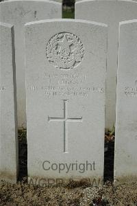 Bailleul Communal Cemetery Extension (Nord) - Leggat, R