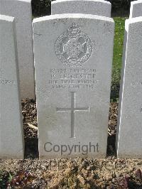 Bailleul Communal Cemetery Extension (Nord) - Leicester, P