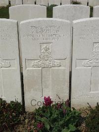 Bailleul Communal Cemetery Extension (Nord) - Leighton, R