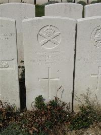 Bailleul Communal Cemetery Extension (Nord) - Lewis, A