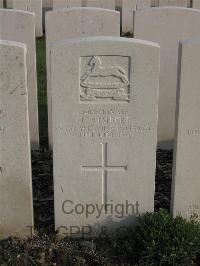 Bailleul Communal Cemetery Extension (Nord) - Limbert, J