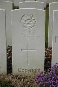 Bailleul Communal Cemetery Extension (Nord) - Lloyd, E