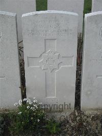 Bailleul Communal Cemetery Extension (Nord) - Long, Wilfred