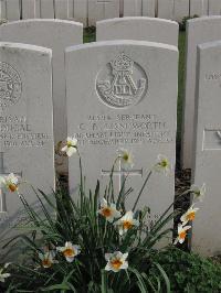 Bailleul Communal Cemetery Extension (Nord) - Longworth, C B