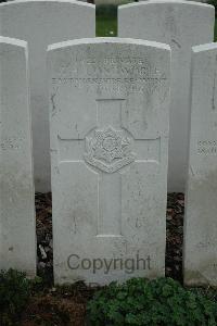 Bailleul Communal Cemetery Extension (Nord) - Longworth, G H