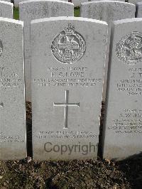 Bailleul Communal Cemetery Extension (Nord) - Lowe, Harold Clayne