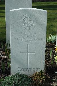 Bailleul Communal Cemetery Extension (Nord) - Lowery, T