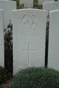 Bailleul Communal Cemetery Extension (Nord) - Luckett, J S