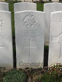 Bailleul Communal Cemetery Extension (Nord) - Luscombe, Sydney