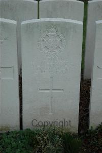 Bailleul Communal Cemetery Extension (Nord) - Lutterlock, T