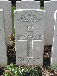 Bailleul Communal Cemetery Extension (Nord) - Lynam, J W