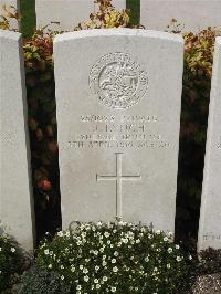 Bailleul Communal Cemetery Extension (Nord) - Lynch, James