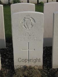 Bailleul Communal Cemetery Extension (Nord) - Lynch, J