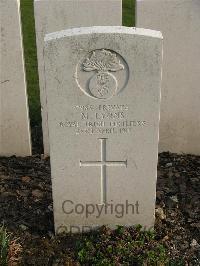 Bailleul Communal Cemetery Extension (Nord) - Lyons, M