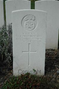 Bailleul Communal Cemetery Extension (Nord) - MacDonald, William Peter