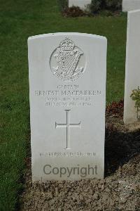 Bailleul Communal Cemetery Extension (Nord) - MacFarren, Ernest