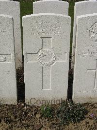 Bailleul Communal Cemetery Extension (Nord) - MacKay, Donald Eric Caithness