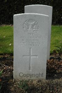 Bailleul Communal Cemetery Extension (Nord) - MacKay, K