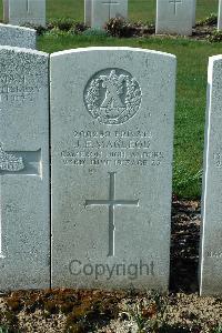 Bailleul Communal Cemetery Extension (Nord) - MacLeod, J E