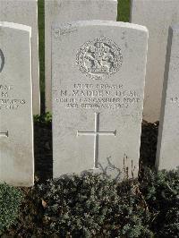 Bailleul Communal Cemetery Extension (Nord) - Madden, M