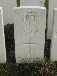 Bailleul Communal Cemetery Extension (Nord) - Mann, T