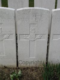 Bailleul Communal Cemetery Extension (Nord) - Martin, J S