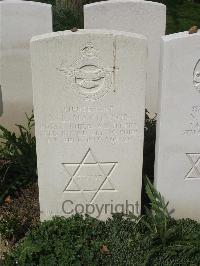 Bailleul Communal Cemetery Extension (Nord) - Martinson, K L