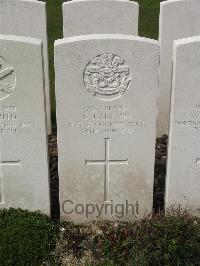 Bailleul Communal Cemetery Extension (Nord) - Mason, G J