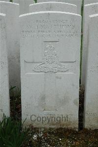 Bailleul Communal Cemetery Extension (Nord) - Matthews, William Henry
