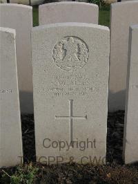 Bailleul Communal Cemetery Extension (Nord) - McAlees, S